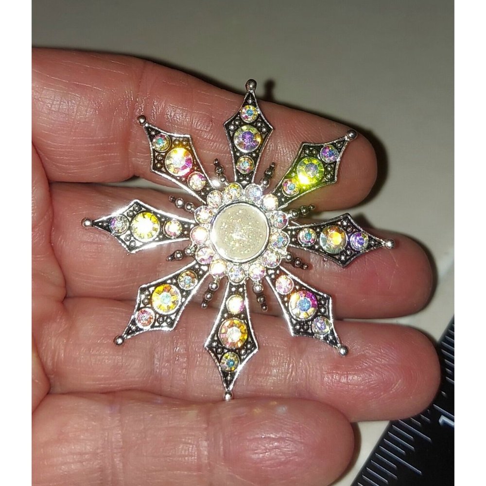 Vintage 8 Pointed Star Brooch Pin Aurora Borealis Rhinestones + Free Gift Bag - Picture 3 of 7